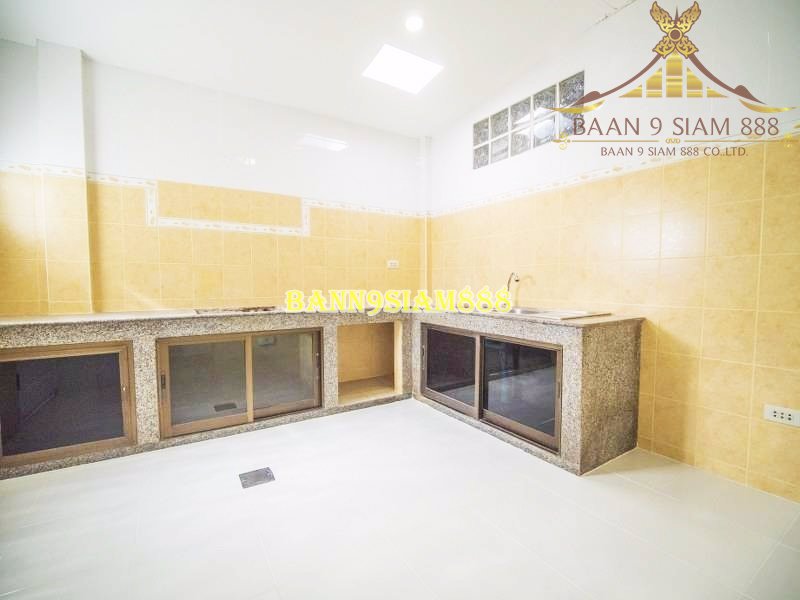 ทาวน์เฮ้าส์-หมู่บ้าน-บุศรินทร์-วงแหวนรัตนาธิเบศร์