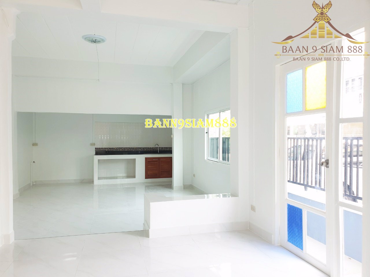 ทาวน์เฮ้าส์-หมู่บ้านบัวทองธานีพาร์ค-ติดถนนกาญจนาภิเษก