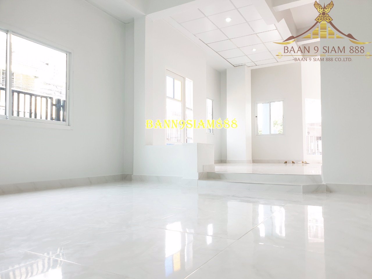 ทาวน์เฮ้าส์-หมู่บ้านบัวทองธานีพาร์ค-ติดถนนกาญจนาภิเษก