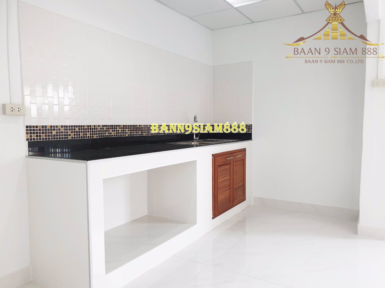 ทาวน์เฮ้าส์-หมู่บ้านบัวทองธานีพาร์ค-ติดถนนกาญจนาภิเษก