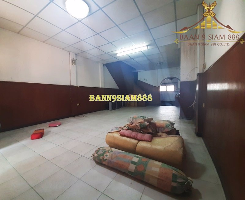 ทาวน์เฮ้าส์-หมู่บ้าน-ไทยานนท์