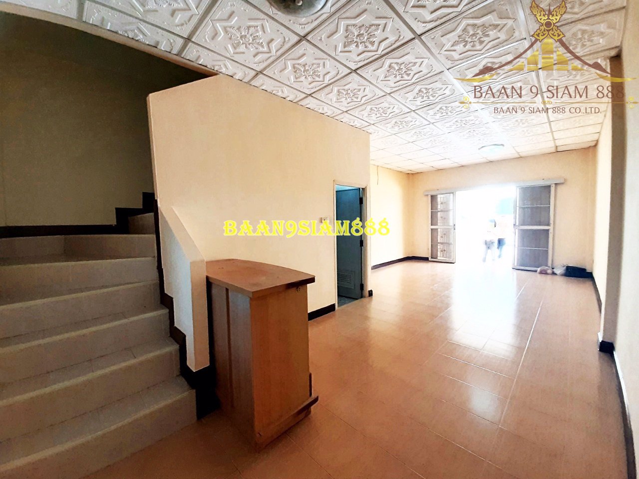 ทาวน์เฮ้าส์-หมู่บ้าน-ธนจิตต์2-หลังมุม-