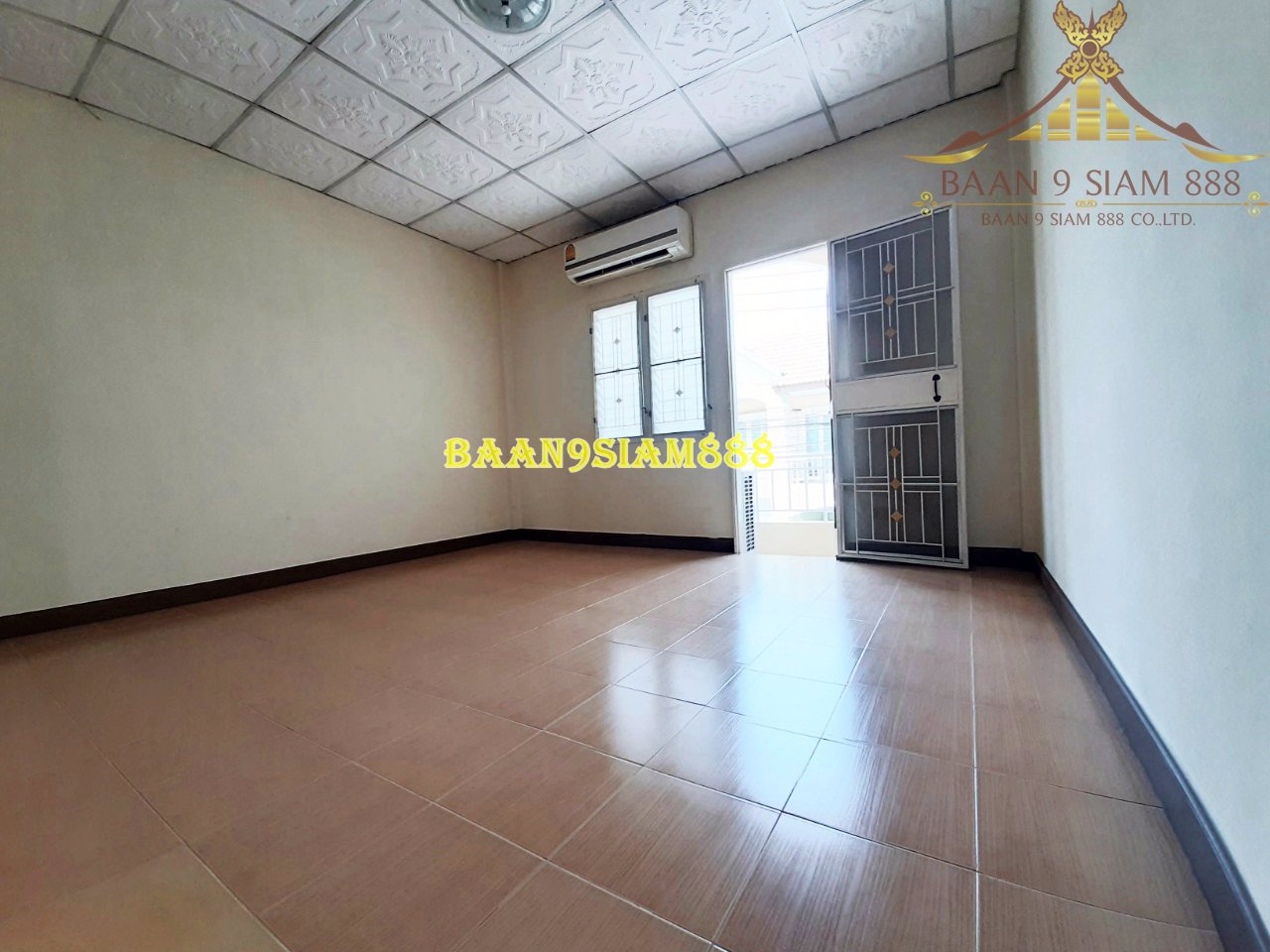 ทาวน์เฮ้าส์-หมู่บ้าน-ธนจิตต์2-หลังมุม-