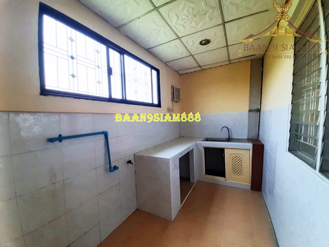 ทาวน์เฮ้าส์-หมู่บ้าน-ธนจิตต์2-หลังมุม-