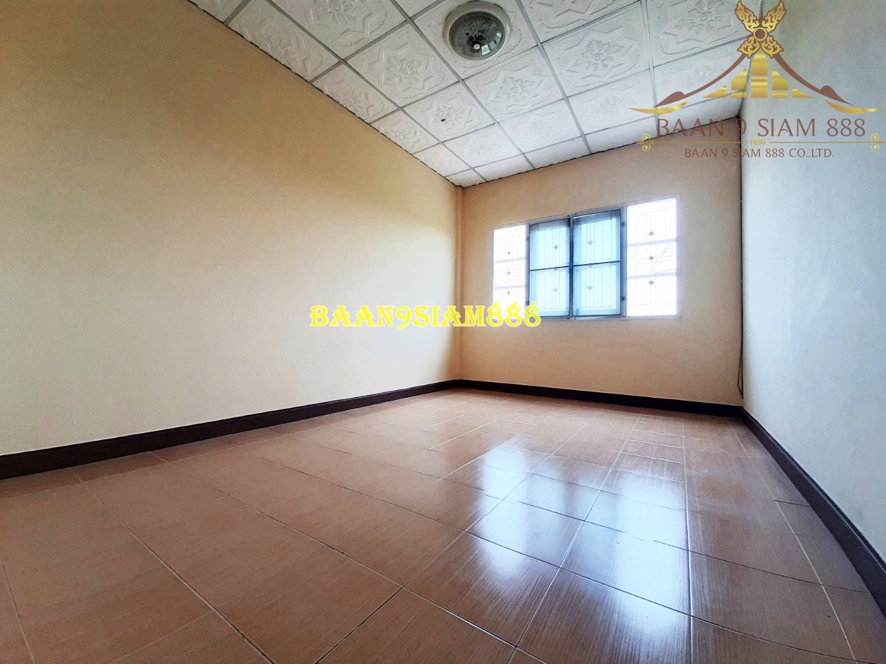 ทาวน์เฮ้าส์-หมู่บ้าน-ธนจิตต์2-หลังมุม-