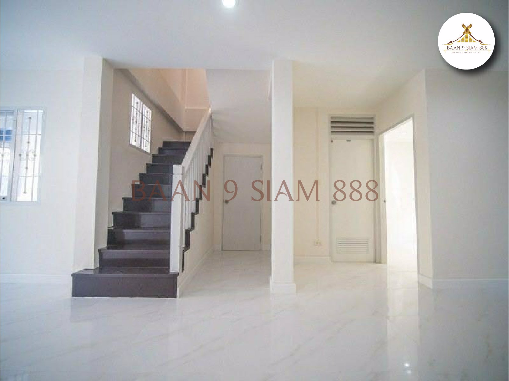 ทาวเฮ้าส์-หมู่บ้าน-ปิยวรารมย์-1-บางบัวทอง