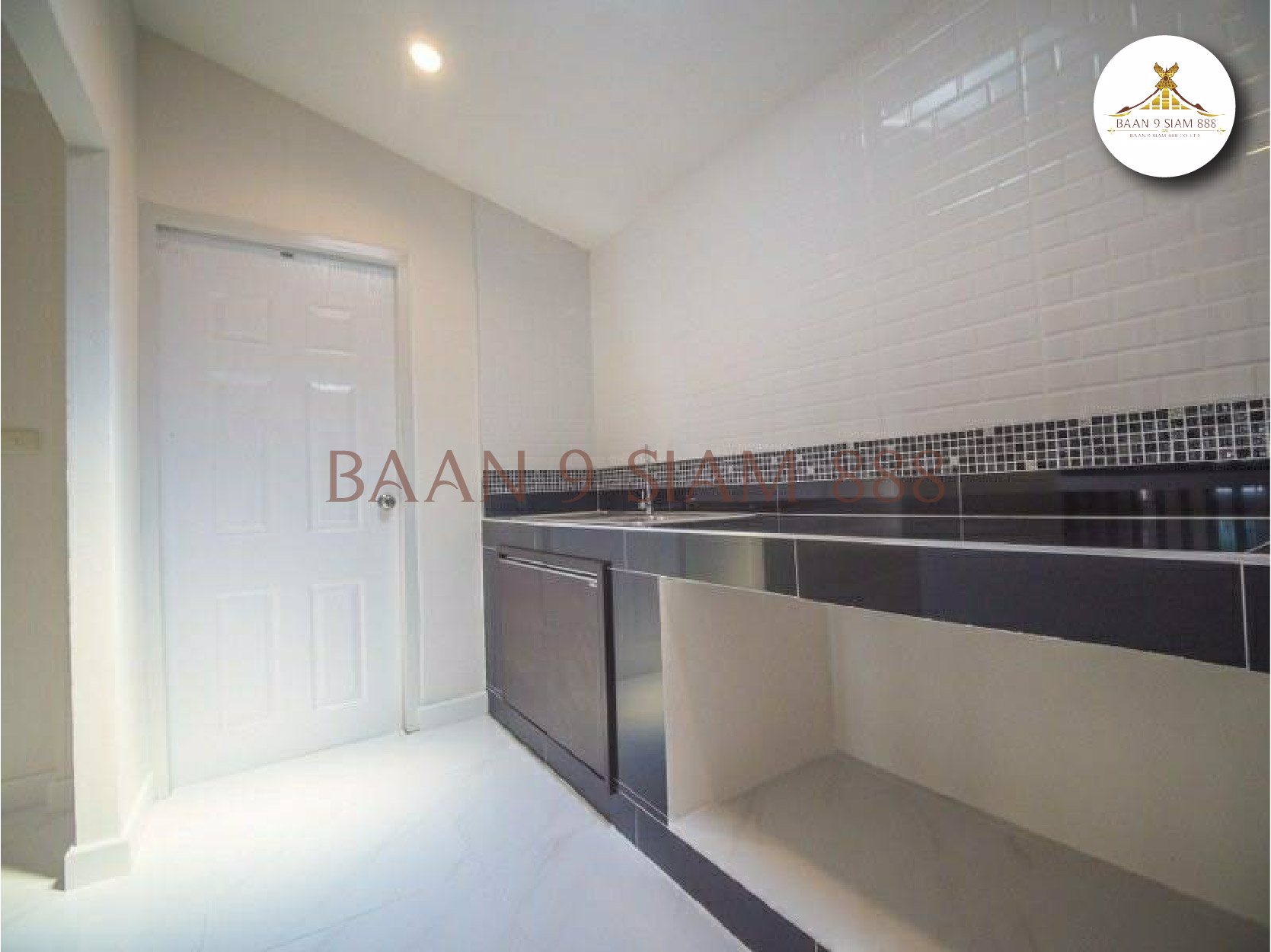 ทาวเฮ้าส์-หมู่บ้าน-ปิยวรารมย์-1-บางบัวทอง