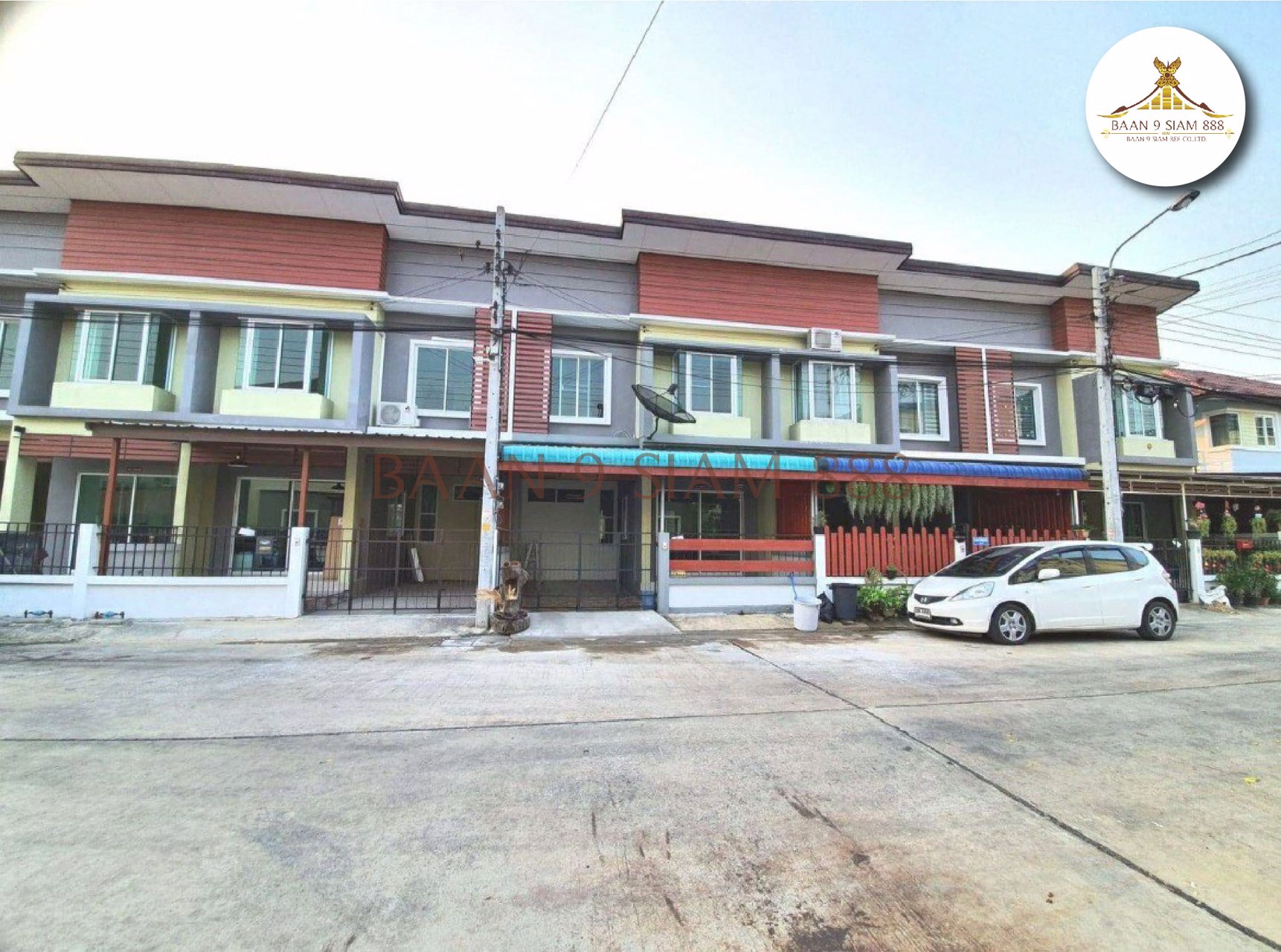 ทาวน์เฮ้าส์-หมู่บ้านบัวทองธานี-ติดถนนกาญจนาภิเษก-ตรงข้ามสมบัติบุรี