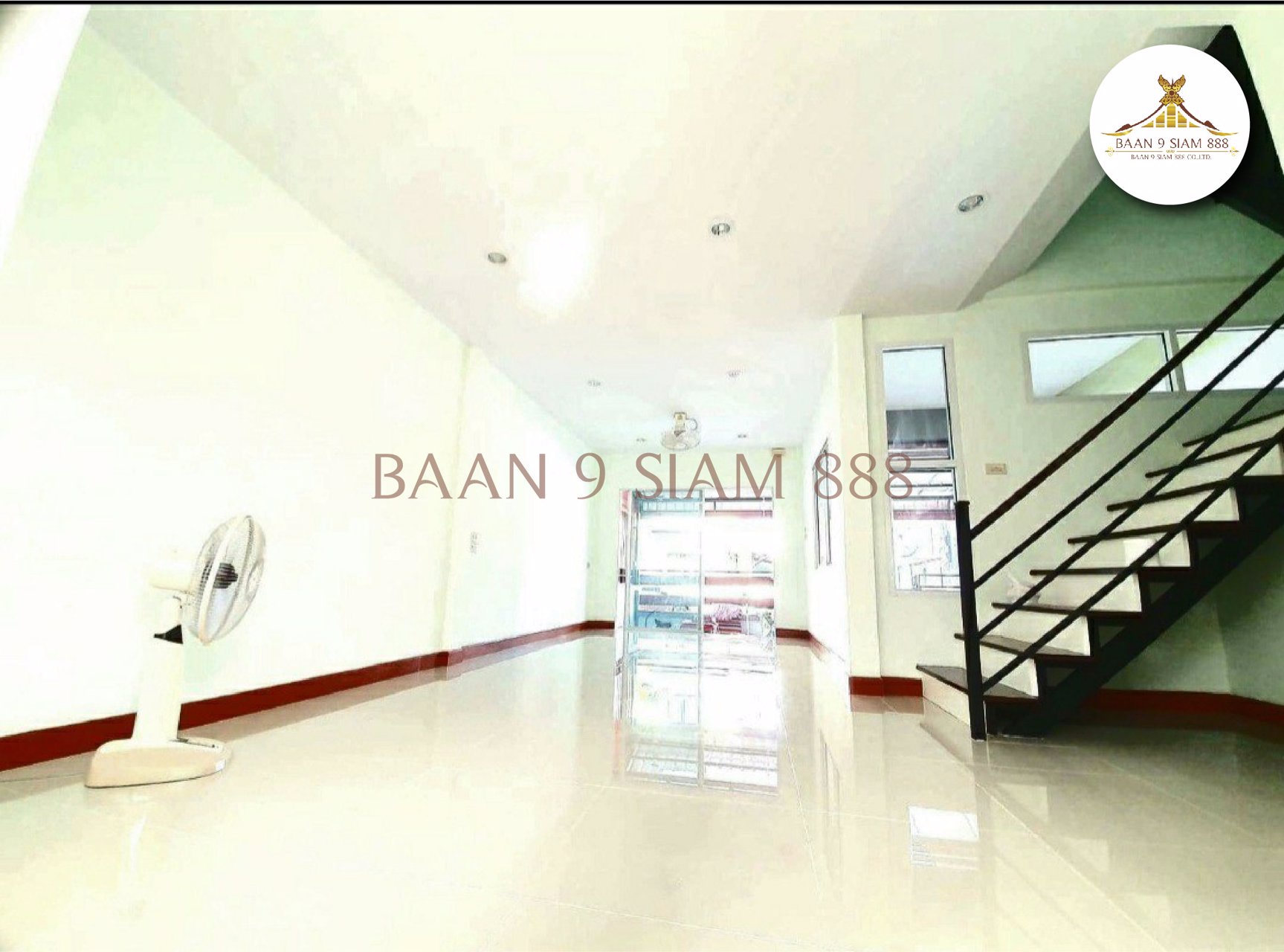 ทาวน์เฮ้าส์-หมู่บ้านบัวทองธานี-ติดถนนกาญจนาภิเษก-ตรงข้ามสมบัติบุรี