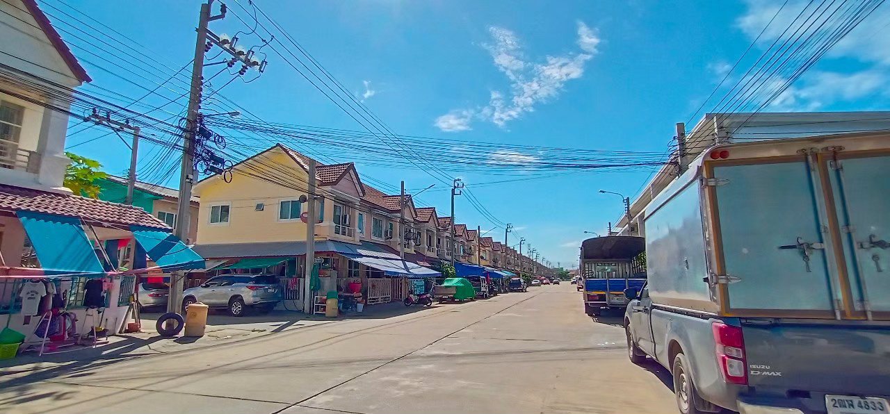 ทาวน์เฮ้าส์-ทำเลดีมากๆ-รีโนเวทใหม่-ถหน้าบ้านกว้างที่สุดในโครงการหมู่บ้านวิเศษสุขนคร16-สมุทรปราการ