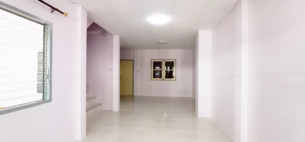 ทาวน์เฮ้าส์-ทำเลดีมากๆ-รีโนเวทใหม่-ถหน้าบ้านกว้างที่สุดในโครงการหมู่บ้านวิเศษสุขนคร16-สมุทรปราการ