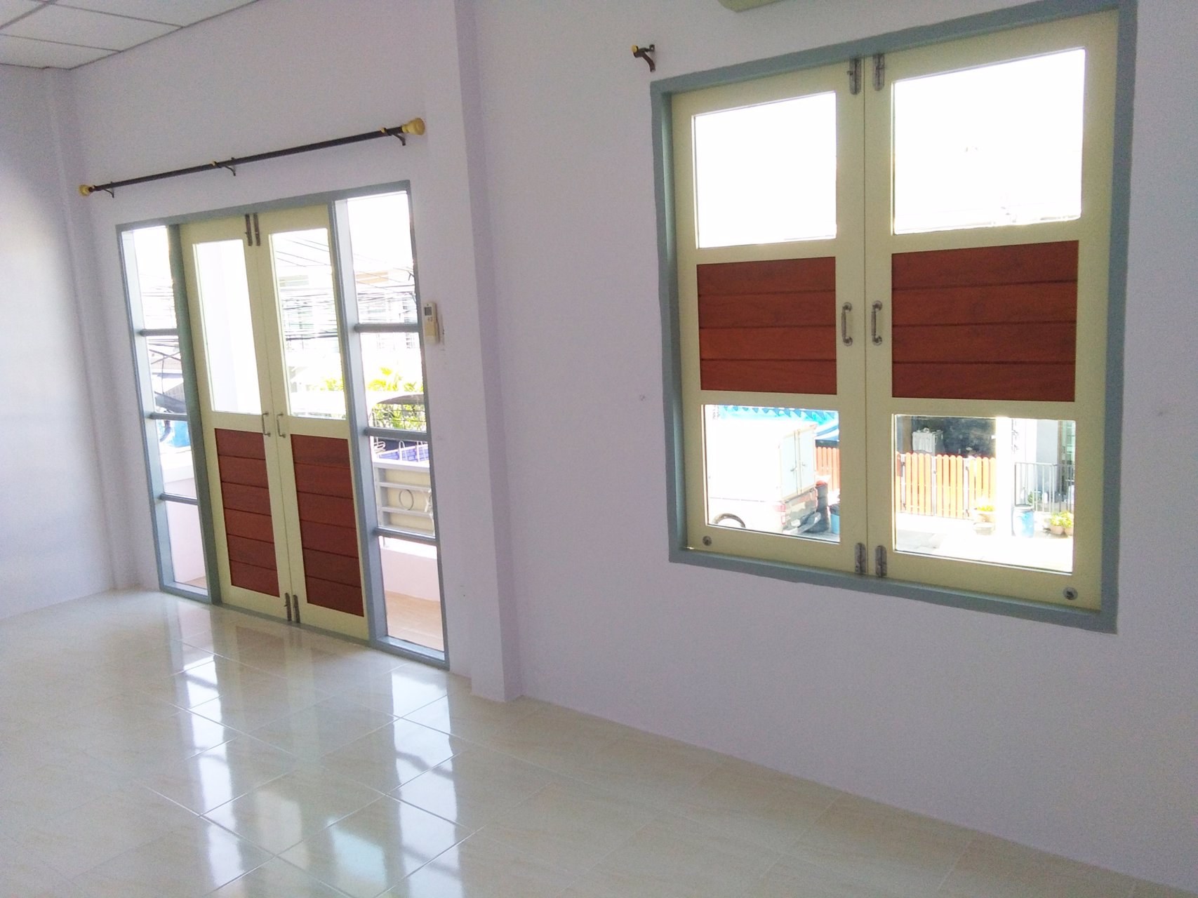 ทาวน์เฮ้าส์-ทำเลดีมากๆ-รีโนเวทใหม่-ถหน้าบ้านกว้างที่สุดในโครงการหมู่บ้านวิเศษสุขนคร16-สมุทรปราการ