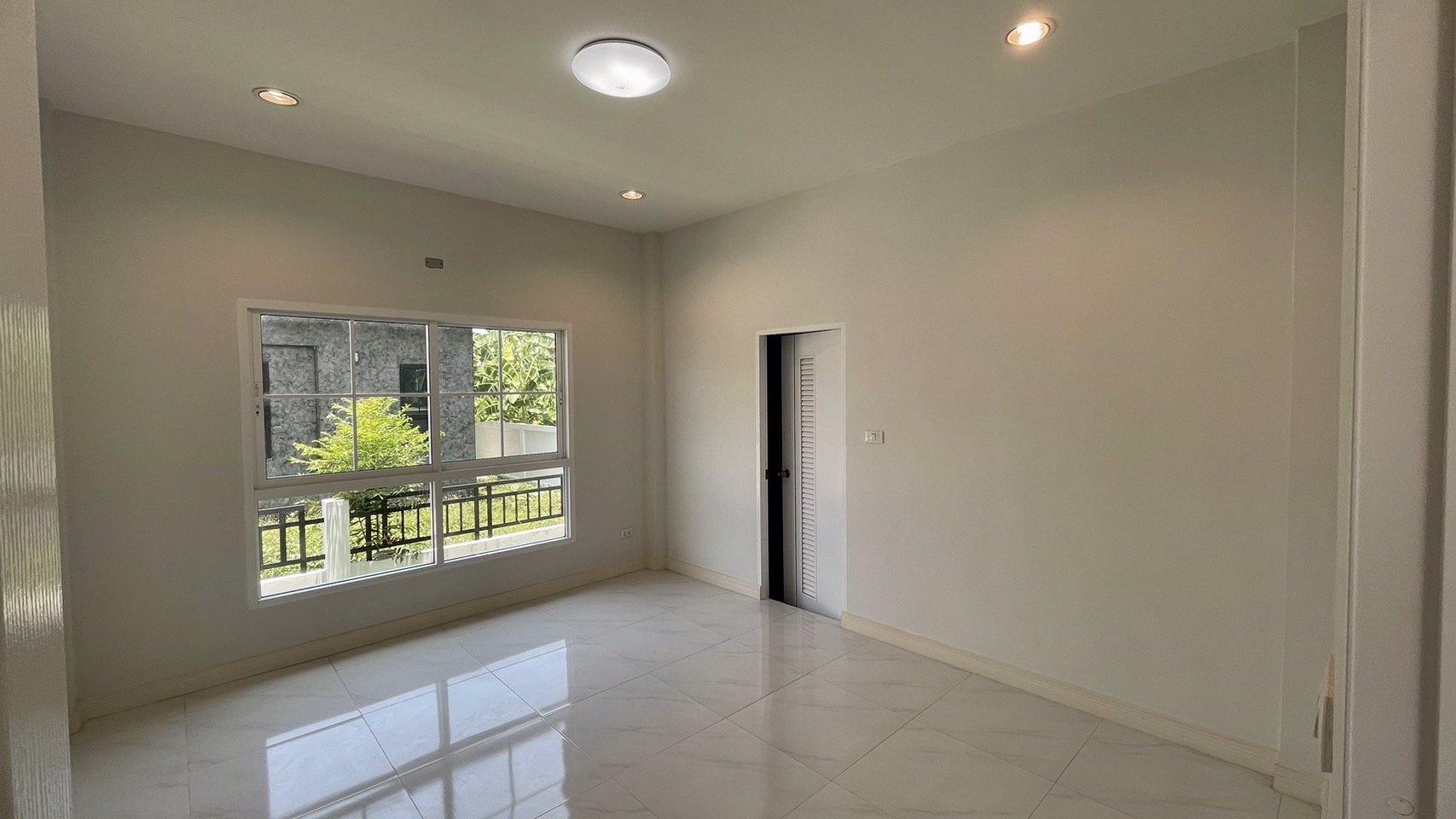 ขายบ้านเดี่ยว-สไตล์โมเดิร์น-โครงการเลดี้แลนด์24-ยูนิตสุดท้าย