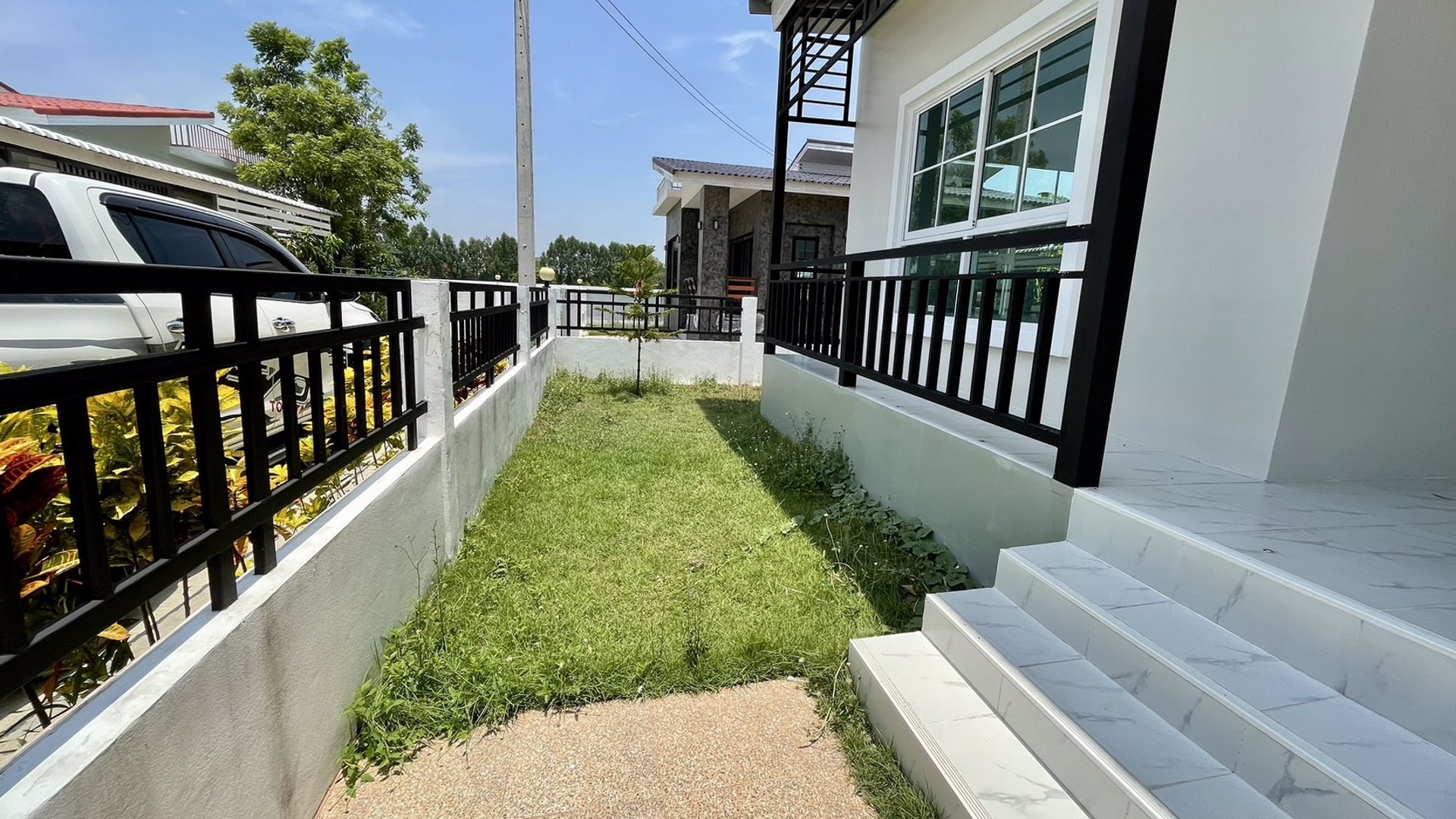 ขายบ้านเดี่ยว-สไตล์โมเดิร์น-โครงการเลดี้แลนด์24-ยูนิตสุดท้าย