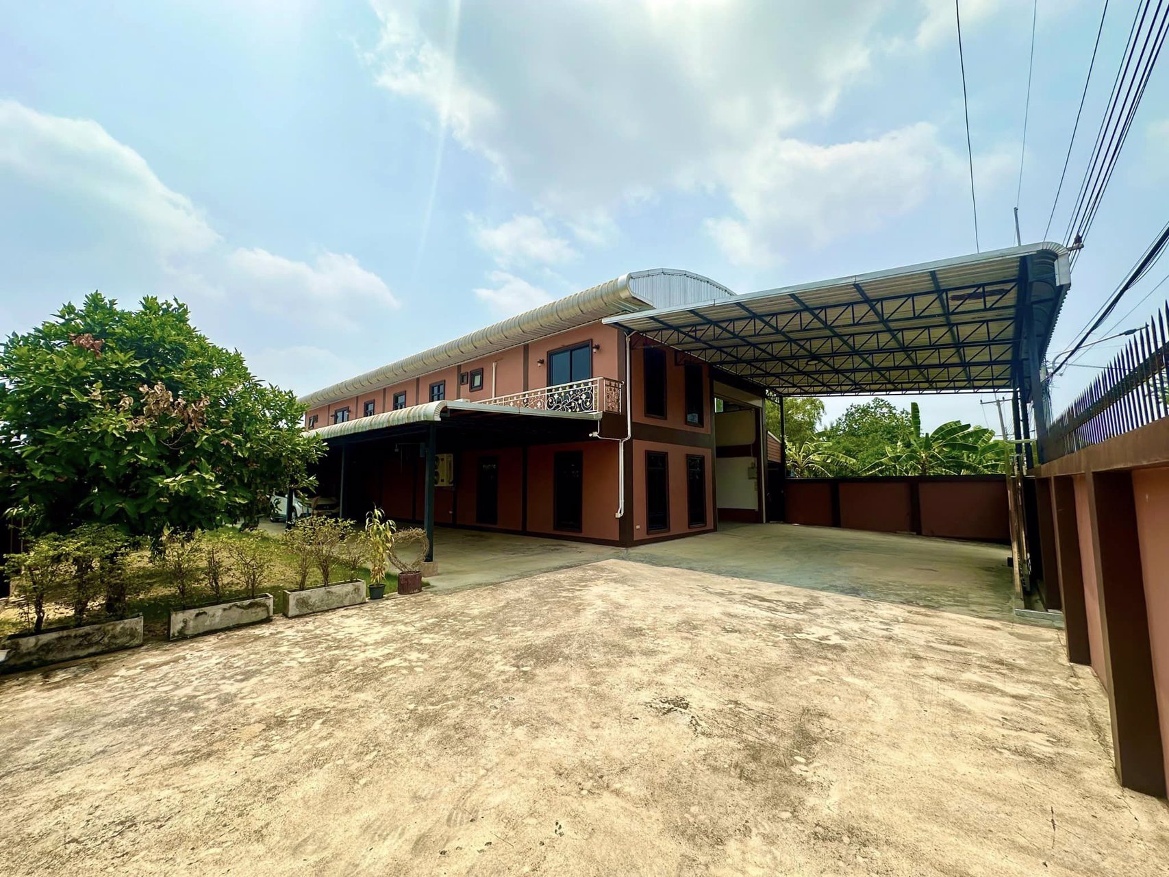 ขายด่วน-โกดังตลาดไท-พร้อมบ้าน-196-ตรว