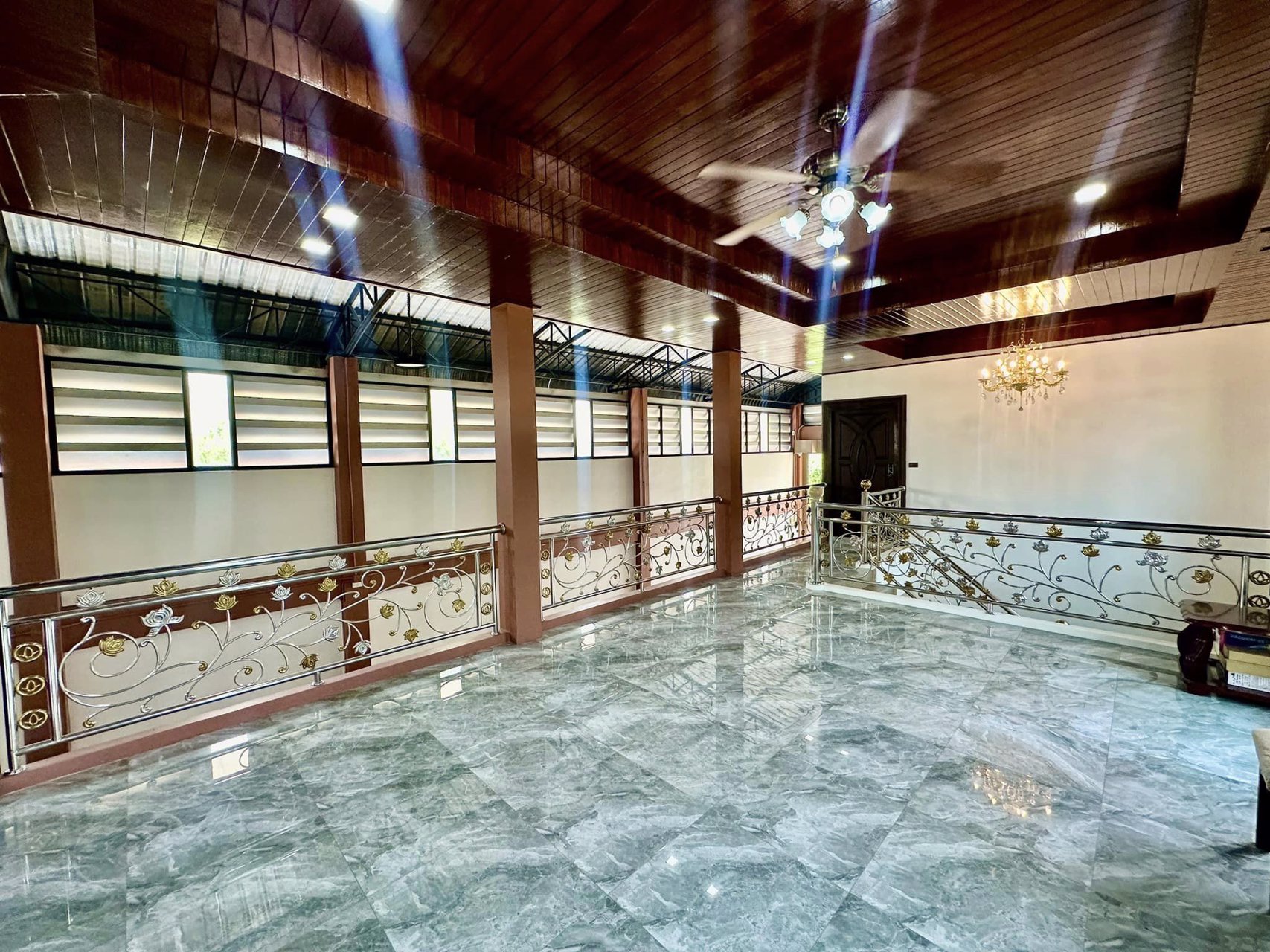 ขายด่วน-โกดังตลาดไท-พร้อมบ้าน-196-ตรว