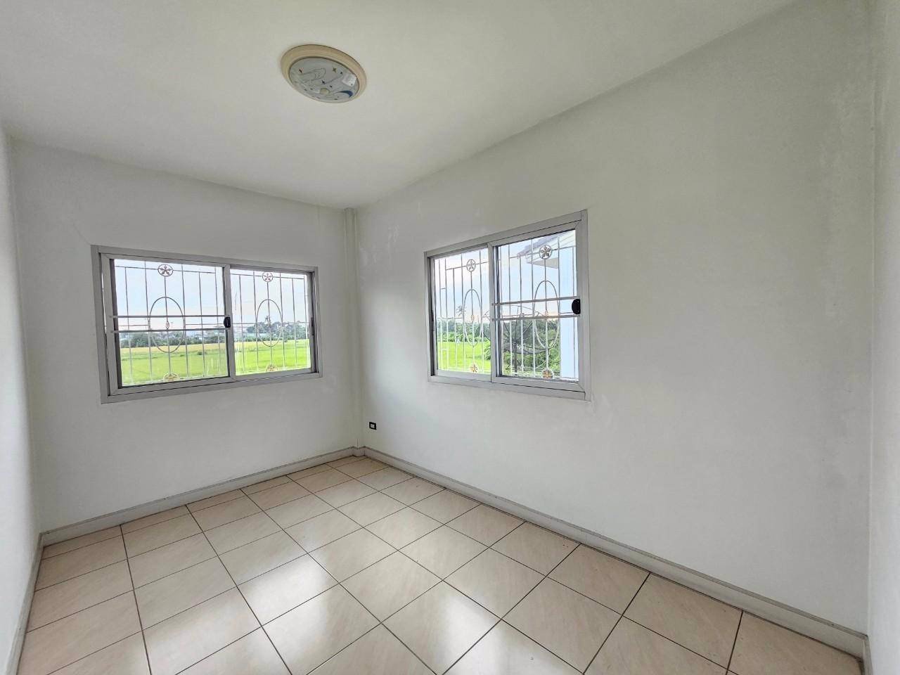 ซื้อบ้านเงินเหลือ-บ้านแฝด-หมู่บ้าน-แกรนด์กิตติยา