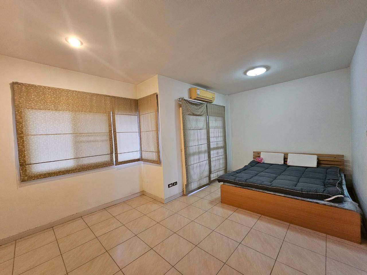 ซื้อบ้านเงินเหลือ-บ้านแฝด-หมู่บ้าน-แกรนด์กิตติยา