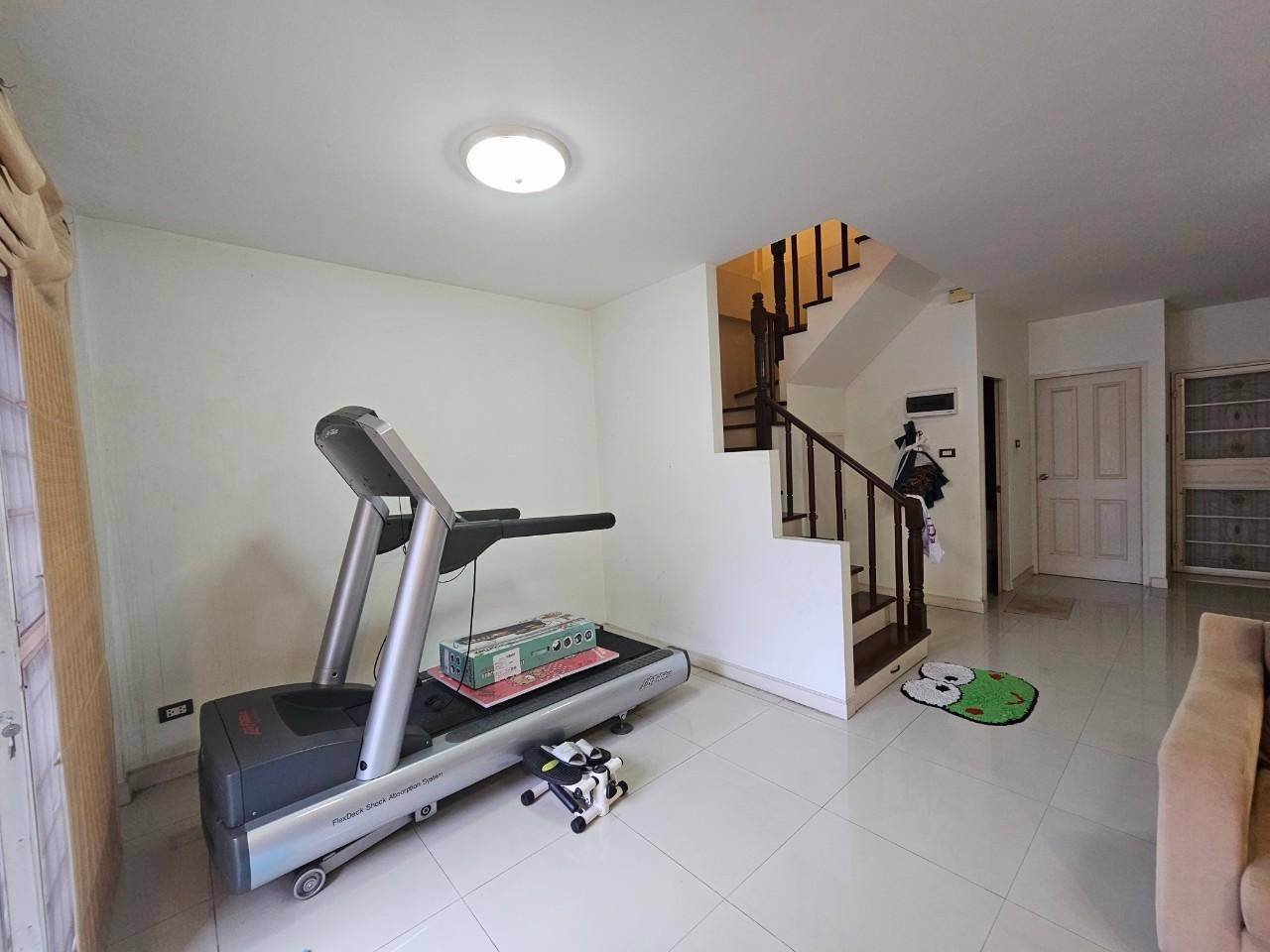 ซื้อบ้านเงินเหลือ-บ้านแฝด-หมู่บ้าน-แกรนด์กิตติยา