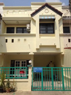 ให้เช่าทาวน์เฮ้าส์เฟอร์ครบรังสิตคลอง4-full-furnished-townhouse-for-rent