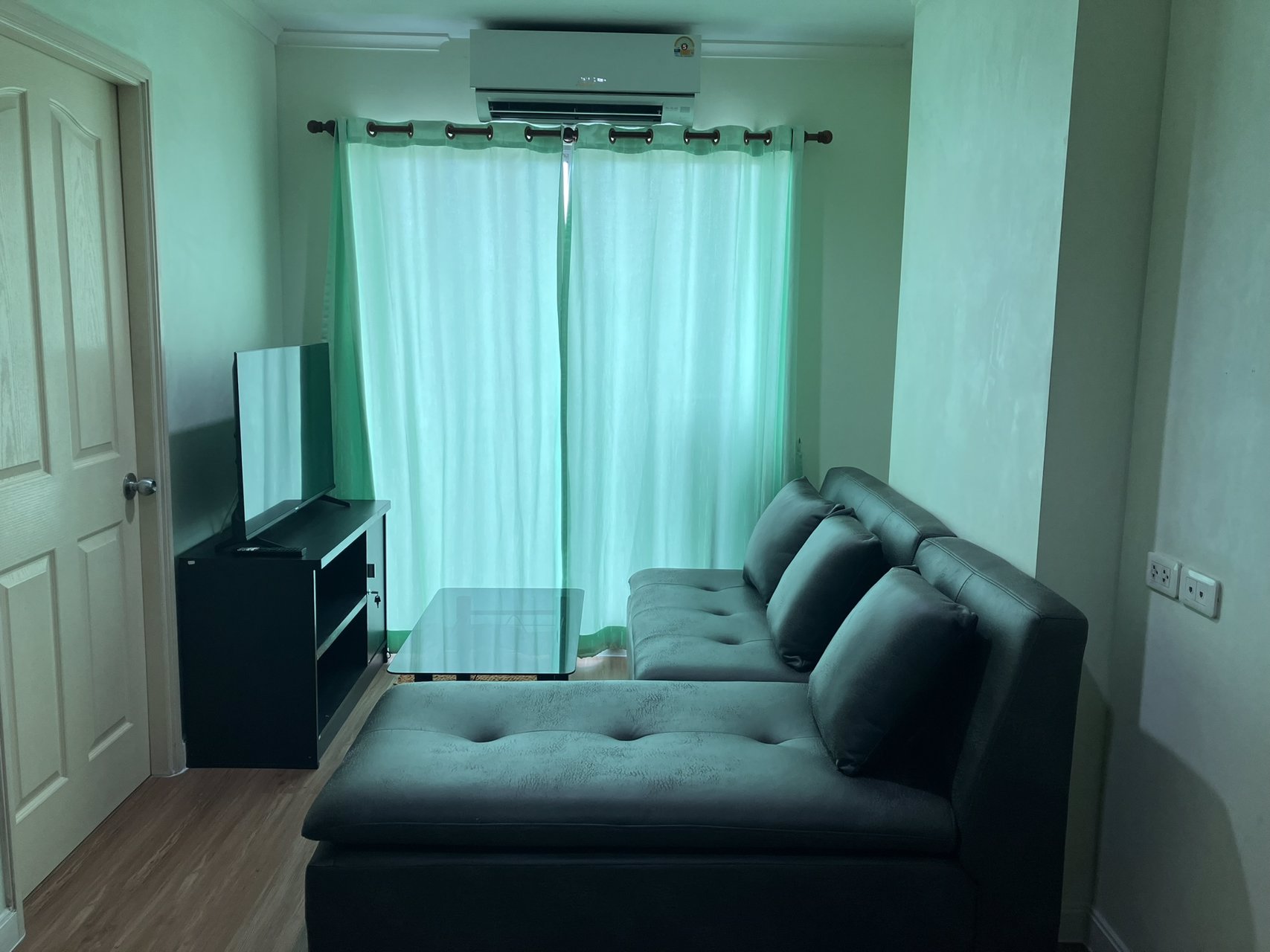 ให้เช่าคอนโดลุมพินีริเวอร์วิวราษฎร์บูรณะ-ตกแต่งใหม่-เฟอร์ใหม่เอี่ยม-เครื่องใช้ไฟฟ้าครบครัน