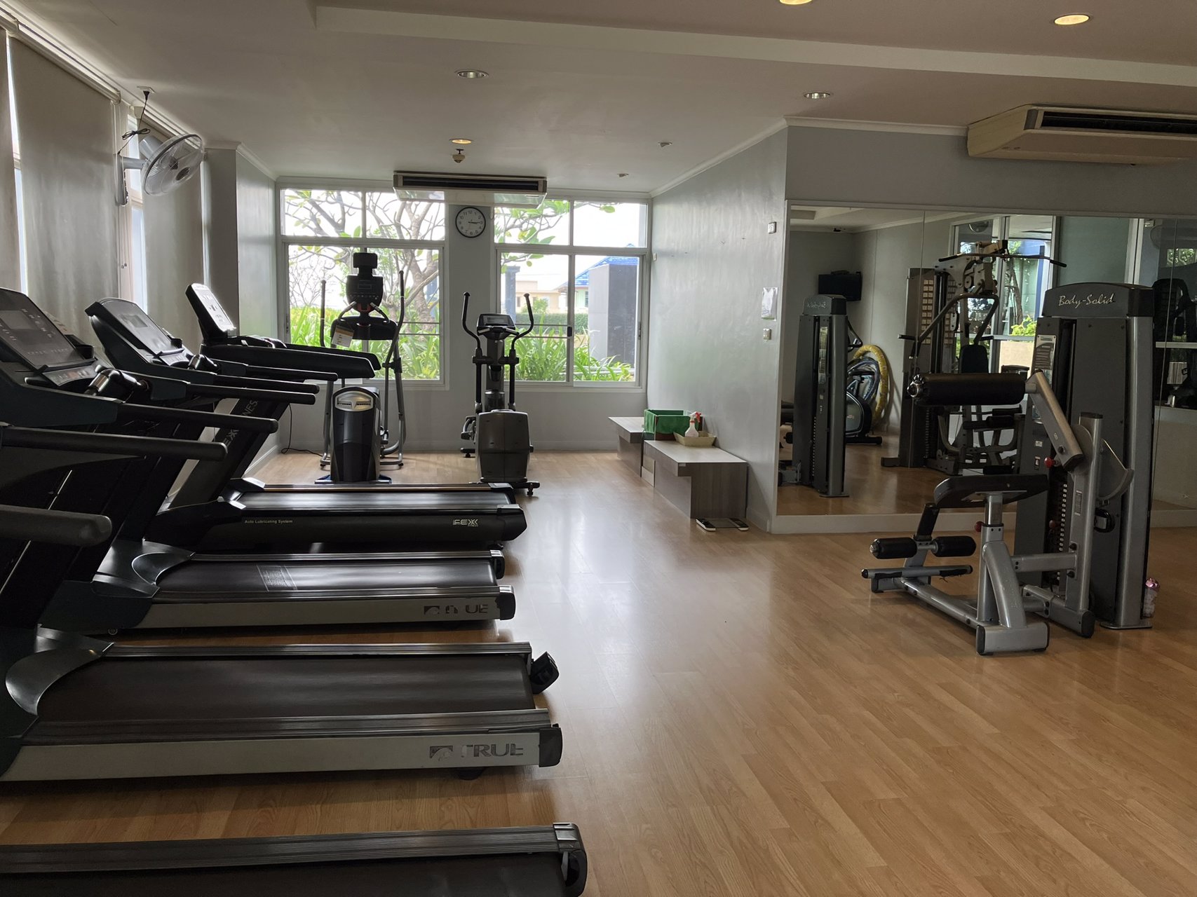 ให้เช่าคอนโดลุมพินีริเวอร์วิวราษฎร์บูรณะ-ตกแต่งใหม่-เฟอร์ใหม่เอี่ยม-เครื่องใช้ไฟฟ้าครบครัน