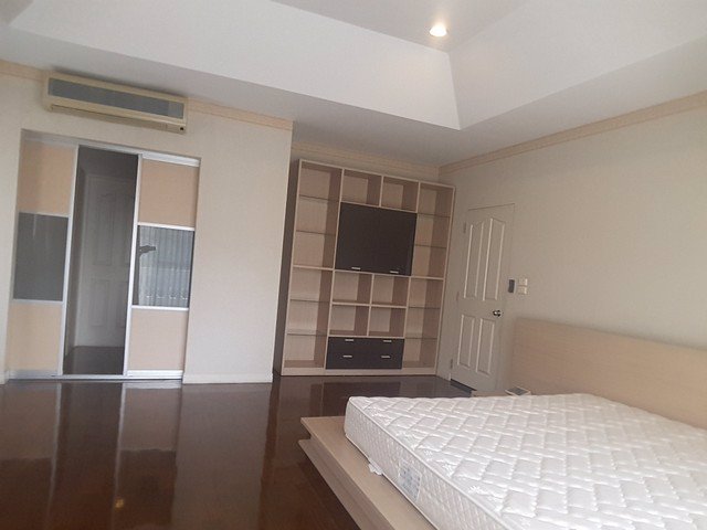 ให้เช่าบ้านเดี่ยว-2-ชั้น-หมู่บ้านลดาวัลย์-เฉลิมพระเกียรติร9-81-ตรวา-ใกล้ซีคอนสแควร์