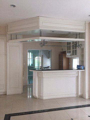 ให้เช่าบ้านเดี่ยว-2-ชั้น-หมู่บ้านลดาวัลย์-เฉลิมพระเกียรติร9-81-ตรวา-ใกล้ซีคอนสแควร์