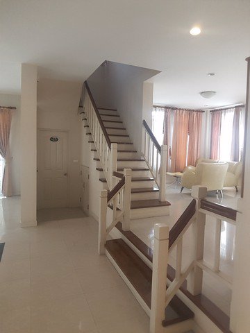 ให้เช่าบ้านเดี่ยว-2-ชั้น-หมู่บ้านลดาวัลย์-เฉลิมพระเกียรติร9-81-ตรวา-ใกล้ซีคอนสแควร์