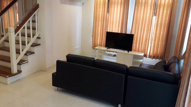 ให้เช่าบ้านเดี่ยว-2-ชั้น-หมู่บ้านลดาวัลย์-เฉลิมพระเกียรติร9-81-ตรวา-ใกล้ซีคอนสแควร์