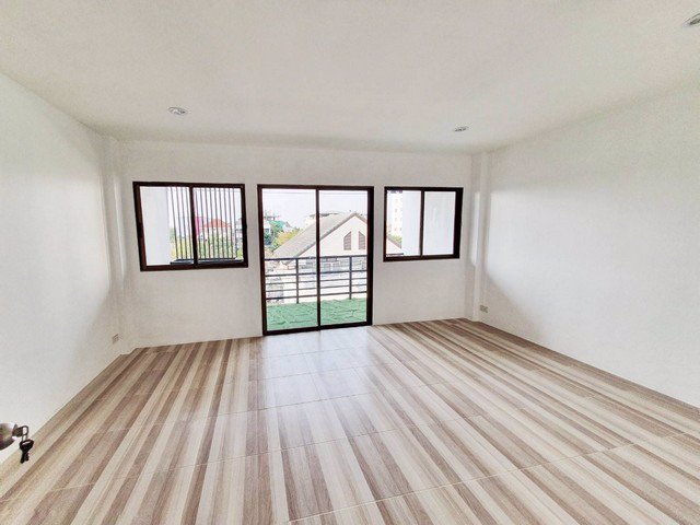 ขายทาวน์โฮม-3ชั้น-อ่อนนุช-46-ซอยสุภาพงศ์1-บ้านรีโนเวท-ใกล้ซีคอนสแควร์