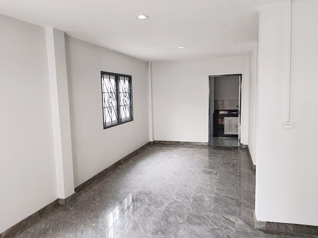 ทาวน์เฮาส์2ชั้น-ลำลูกกาคลอง-7-รีโนเวทใหม่แบบจัดเต็ม-เป็นห้องริมหลังใหญ่ให้ความรู้สึกเหมือนบ้านเดี่ยว