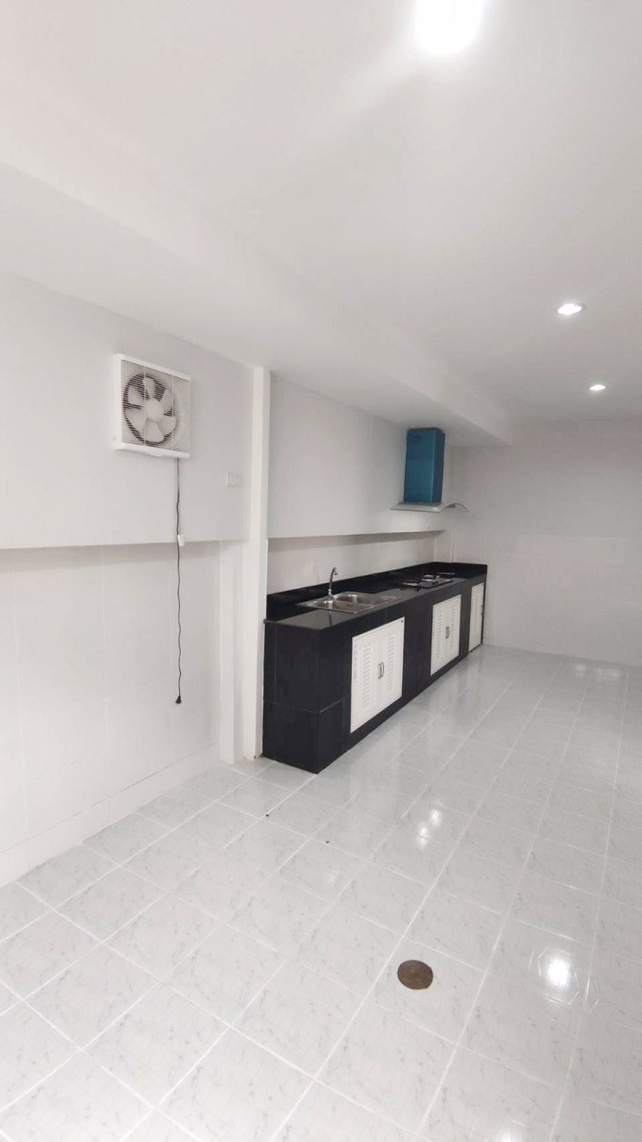 ทาวน์เฮาส์2ชั้น-ลำลูกกาคลอง-7-รีโนเวทใหม่แบบจัดเต็ม-เป็นห้องริมหลังใหญ่ให้ความรู้สึกเหมือนบ้านเดี่ยว