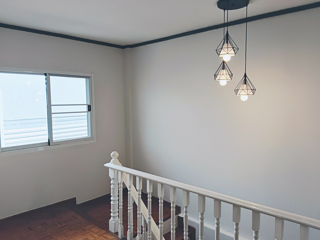 ทาวน์เฮาส์2ชั้น-ลำลูกกาคลอง-7-รีโนเวทใหม่แบบจัดเต็ม-เป็นห้องริมหลังใหญ่ให้ความรู้สึกเหมือนบ้านเดี่ยว