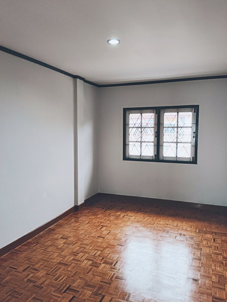 ทาวน์เฮาส์2ชั้น-ลำลูกกาคลอง-7-รีโนเวทใหม่แบบจัดเต็ม-เป็นห้องริมหลังใหญ่ให้ความรู้สึกเหมือนบ้านเดี่ยว