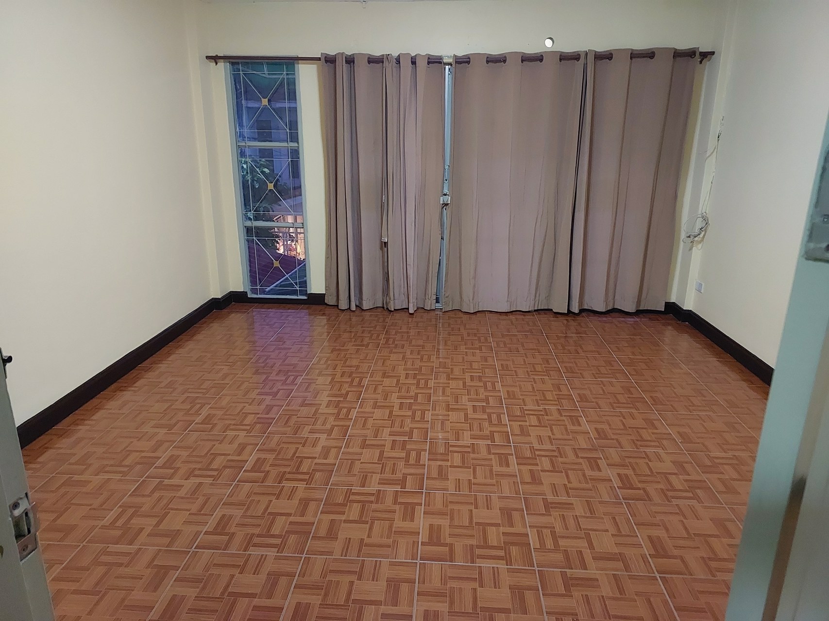 ให้เช่าทาวน์เฮ้าส์2ชั้น-หมู่บ้านเฟิรส์โฮม-ใกล้ห้าแยกวัชรพล-รามอินทรา