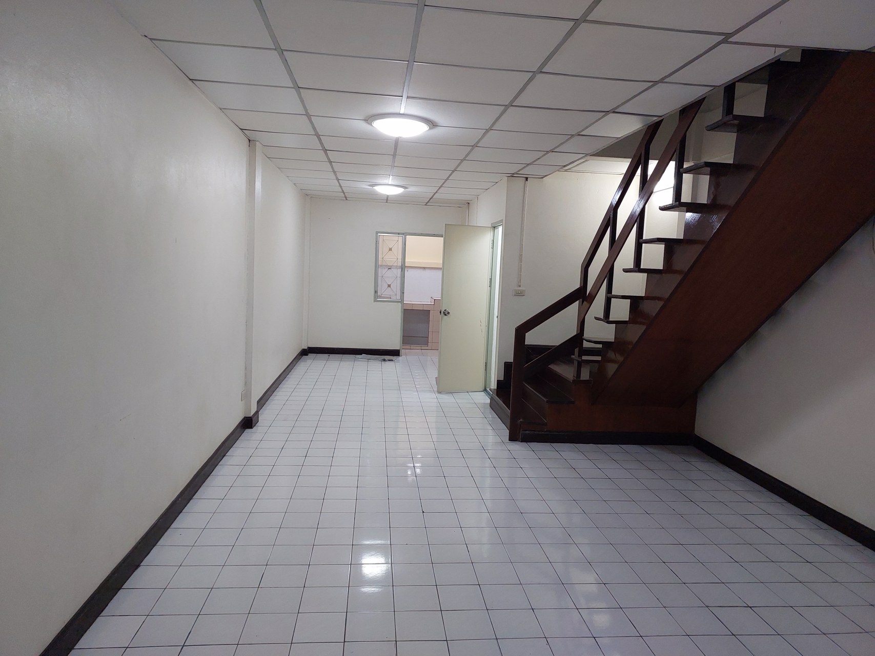 ให้เช่าทาวน์เฮ้าส์2ชั้น-หมู่บ้านเฟิรส์โฮม-ใกล้ห้าแยกวัชรพล-รามอินทรา