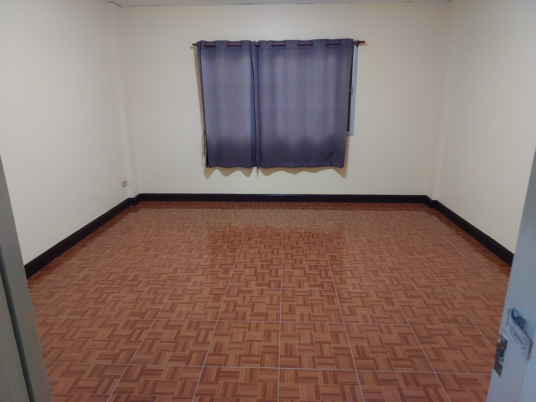 ให้เช่าทาวน์เฮ้าส์2ชั้น-หมู่บ้านเฟิรส์โฮม-ใกล้ห้าแยกวัชรพล-รามอินทรา