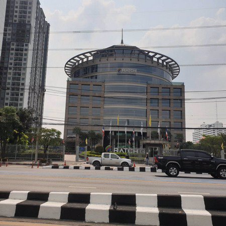 บ้านพร้อมที่ดิน-94-ตารางวา-เหมาะทำโฮมออฟฟิศ-ใกล้เดอะมอลล์งามวงค์วาน-ใกล้โลตัสแคราย