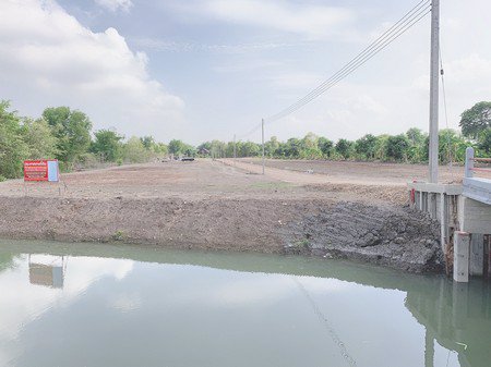 ที่ดินพร้อมสร้างบ้าน-18แปลง-แยกฉโนด-น้ำ-ไฟ-ถนนคอนกรีต-มีครบ-จปทุมธานี