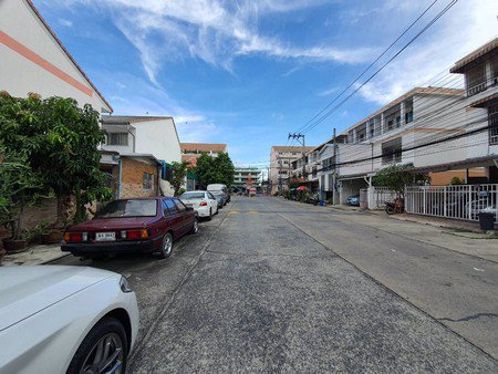 ทาวน์เฮ้าส์-มบรัชธานี7-ใกล้bts-แยกคปอ-22-ตรว-3นอน-4น้ำ-3-ชั้น-ถสายไหม-กทม