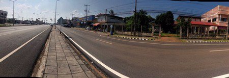 ขายที่ดินพร้อมบ้าน-3-หลังติดกัน-อยู่ติดถนนใหญ่-4-เลน-ทำเลดี