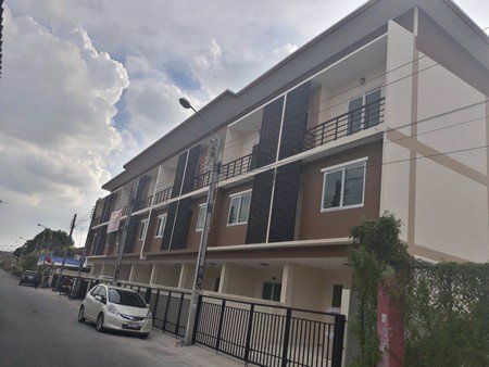 ทาวน์เฮ้าส์สร้างใหม่-3-ชั้น-ซสรงประภา14-3นอน-4น้ำ-ตรงข้ามสนามบินดอนเมือง-พร้อมเข้าอยู่