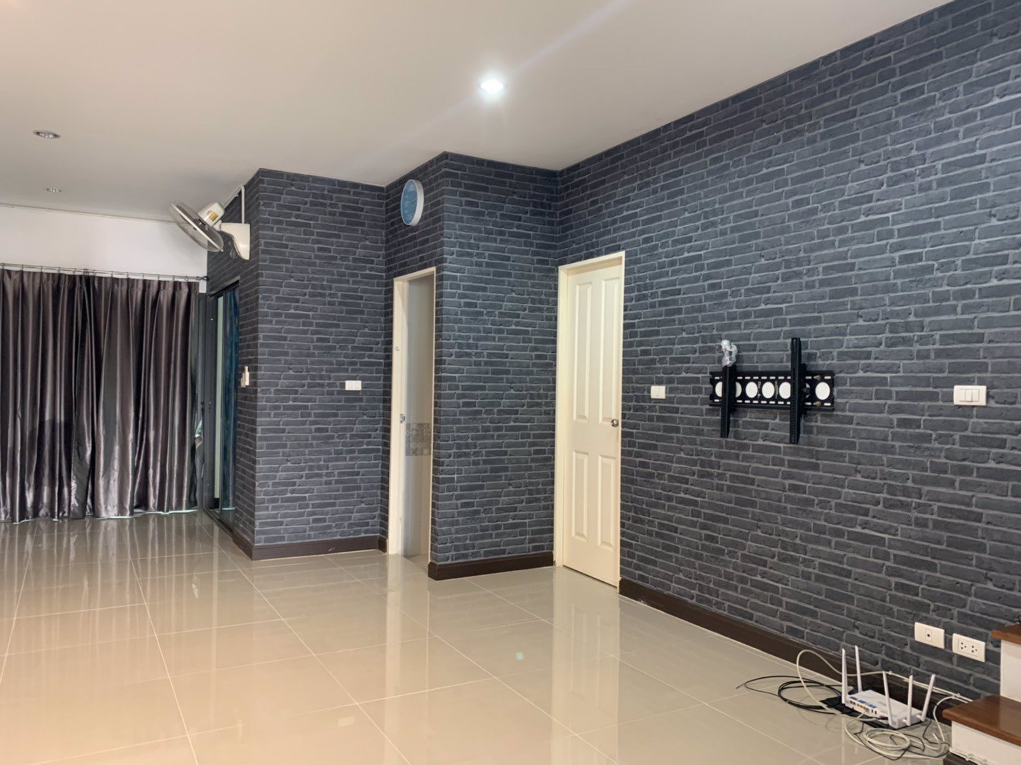 ขายด่วนทาวน์โฮม-2-ชั้น-3-ห้องนอน-3-ห้องน้ำ-living-residence-อเมือง-ปทุมธานี