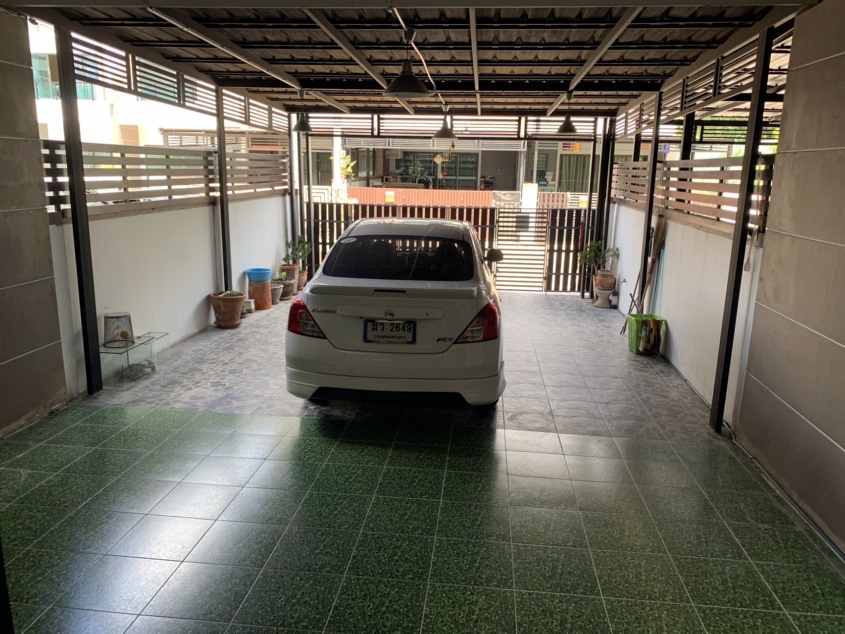 ขายด่วนทาวน์โฮม-2-ชั้น-3-ห้องนอน-3-ห้องน้ำ-living-residence-อเมือง-ปทุมธานี