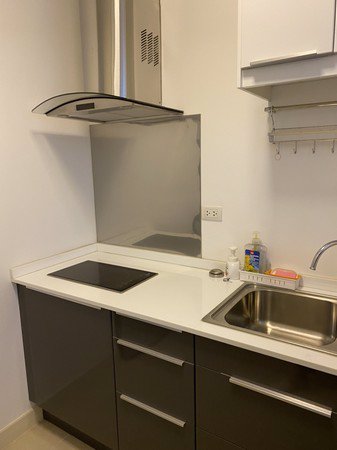 ขายทาวน์โฮม-บ้านกลางเมือง-สาธร-ตากสิน-2-สไตล์โมเดิร์น-3-ห้องนอน-3-ห้องน้ำ