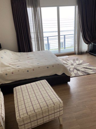 ขายทาวน์โฮม-บ้านกลางเมือง-สาธร-ตากสิน-2-สไตล์โมเดิร์น-3-ห้องนอน-3-ห้องน้ำ