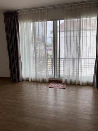 ขายทาวน์โฮม-บ้านกลางเมือง-สาธร-ตากสิน-2-สไตล์โมเดิร์น-3-ห้องนอน-3-ห้องน้ำ