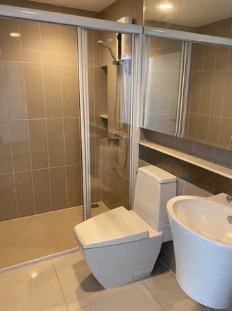 ขายทาวน์โฮม-บ้านกลางเมือง-สาธร-ตากสิน-2-สไตล์โมเดิร์น-3-ห้องนอน-3-ห้องน้ำ