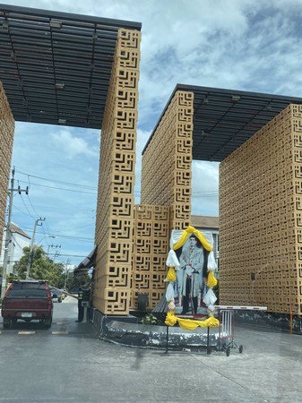 ขายทาวน์โฮม-บ้านกลางเมือง-สาธร-ตากสิน-2-สไตล์โมเดิร์น-3-ห้องนอน-3-ห้องน้ำ